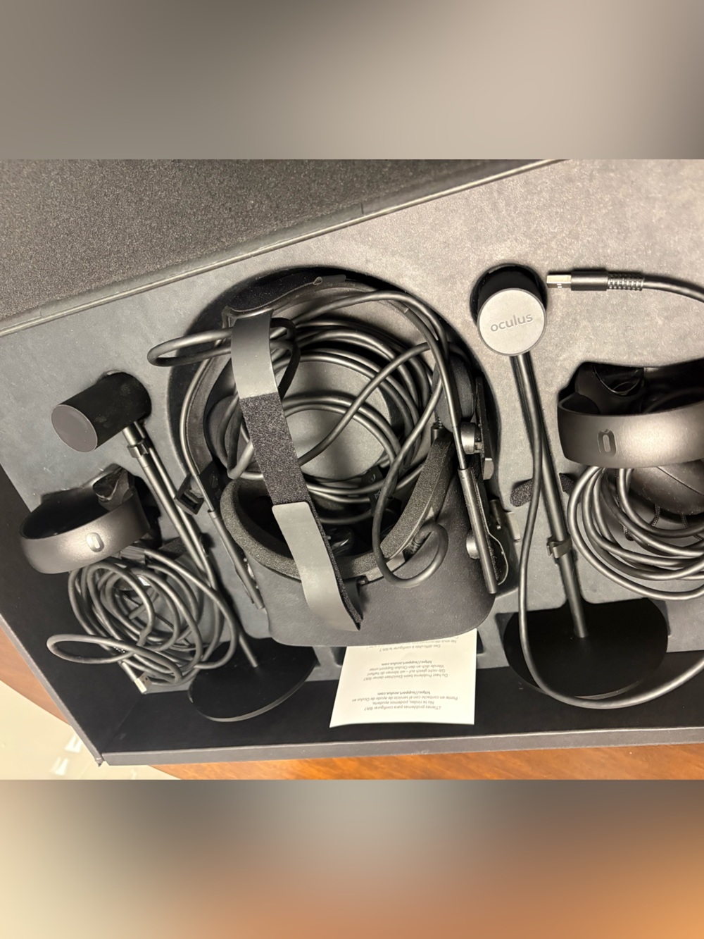 Oculus Rift CV1 Virtual Reality Headset Bundle - Picture 2 of 7